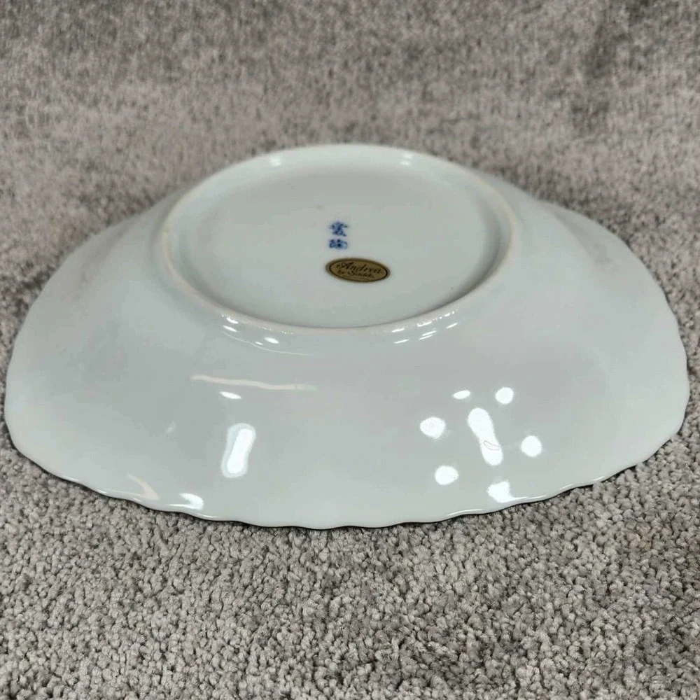 Andrea by Sadek Serving Bowl Blue White Floral Scalloped Gold Rim‎ Japan 9.25